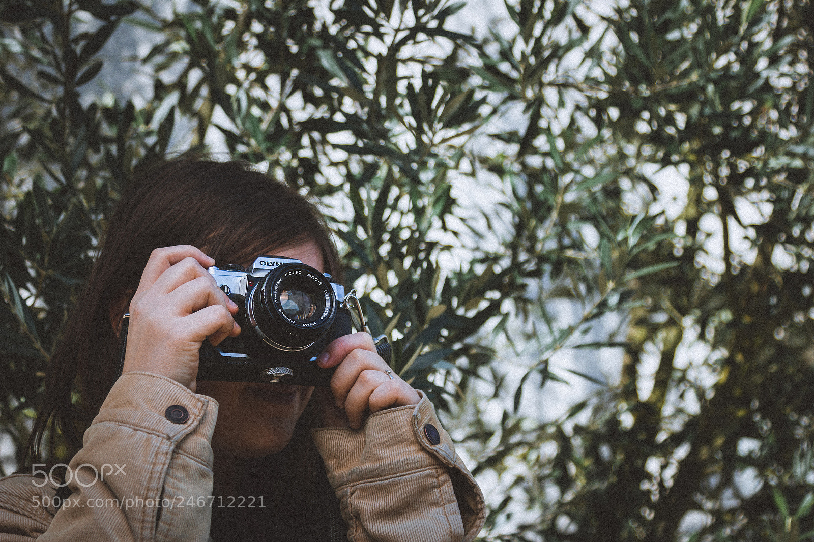 Canon EOS 550D (EOS Rebel T2i / EOS Kiss X4) sample photo. Girl with a camera photography