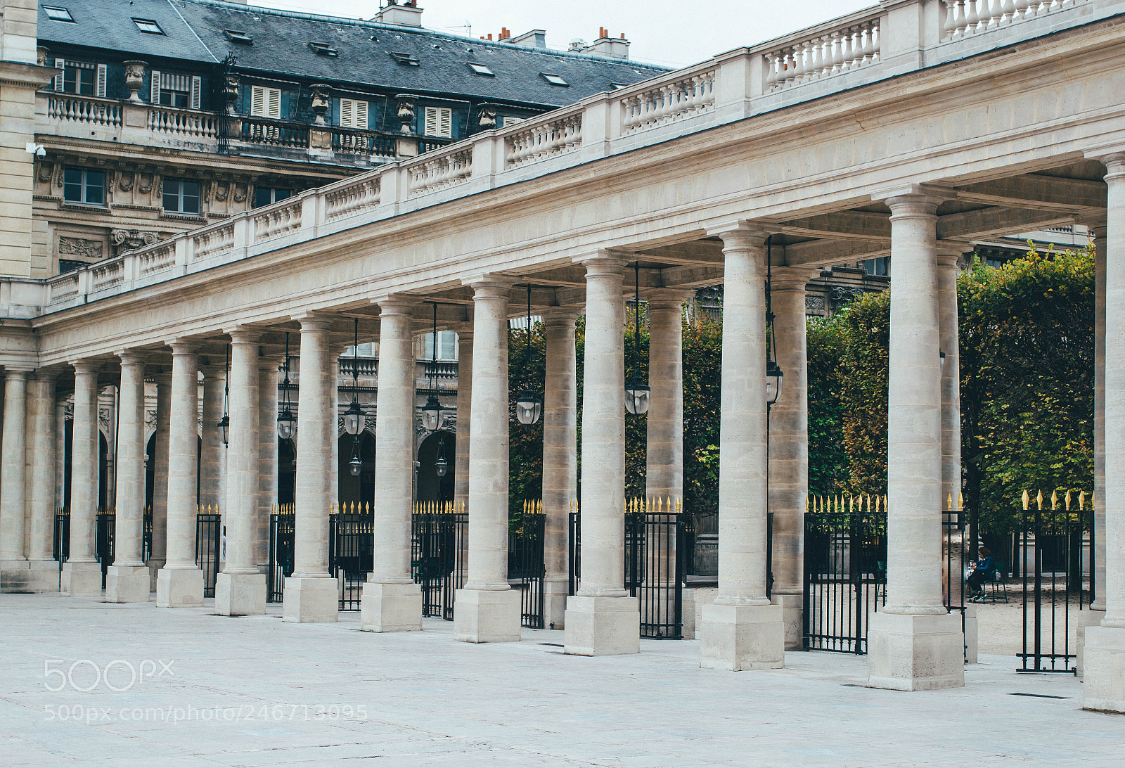 Canon EOS 60D sample photo. Columns in les deux photography
