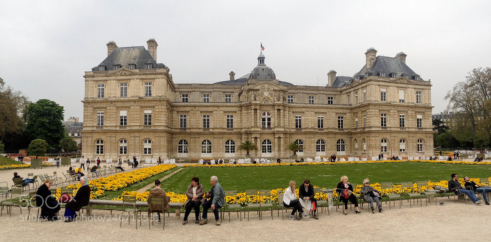 Apple iPhone 4S sample photo. Luxembourg garden photography
