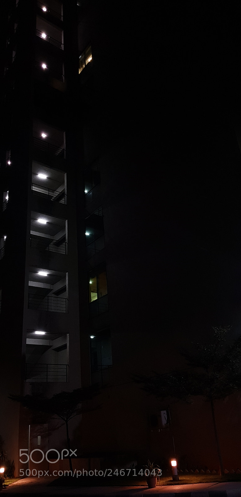 Samsung Galaxy S8 sample photo. Tall lights photography