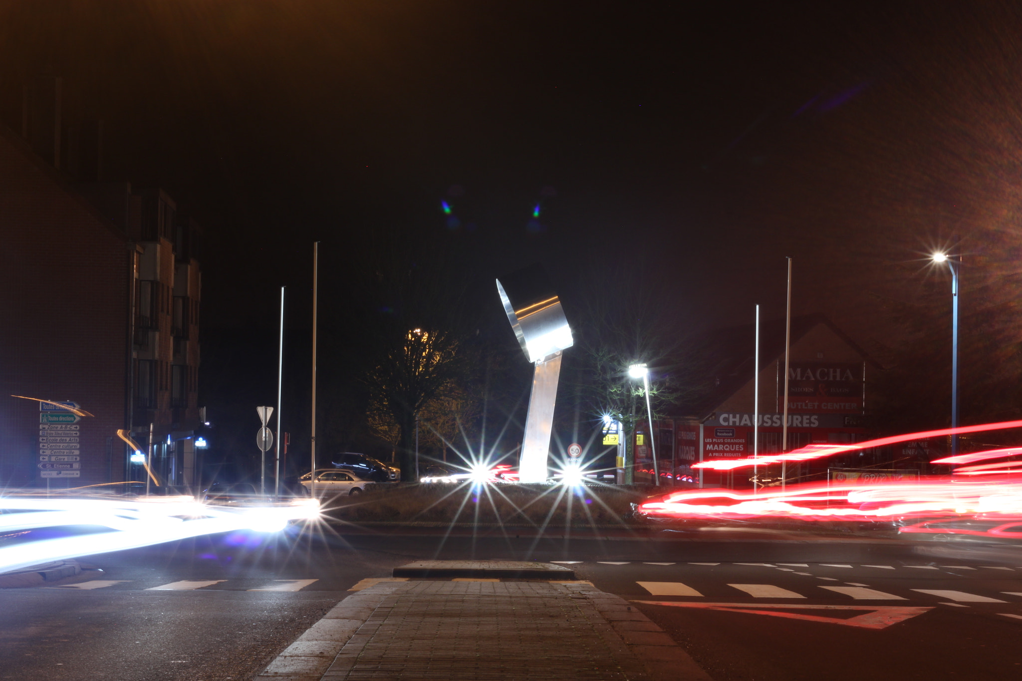 Canon EOS 500D (EOS Rebel T1i / EOS Kiss X3) + Canon EF 50mm F1.8 STM sample photo. Police ? photography