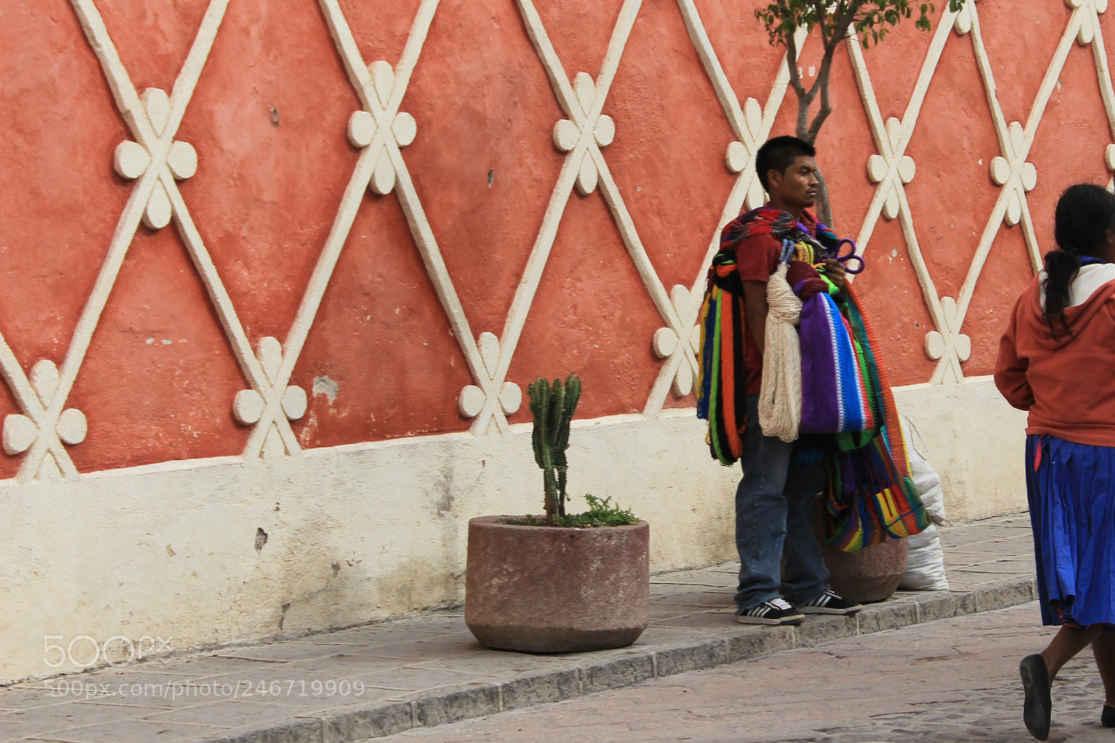 Canon EOS 600D (Rebel EOS T3i / EOS Kiss X5) sample photo. Vendedor de telas photography