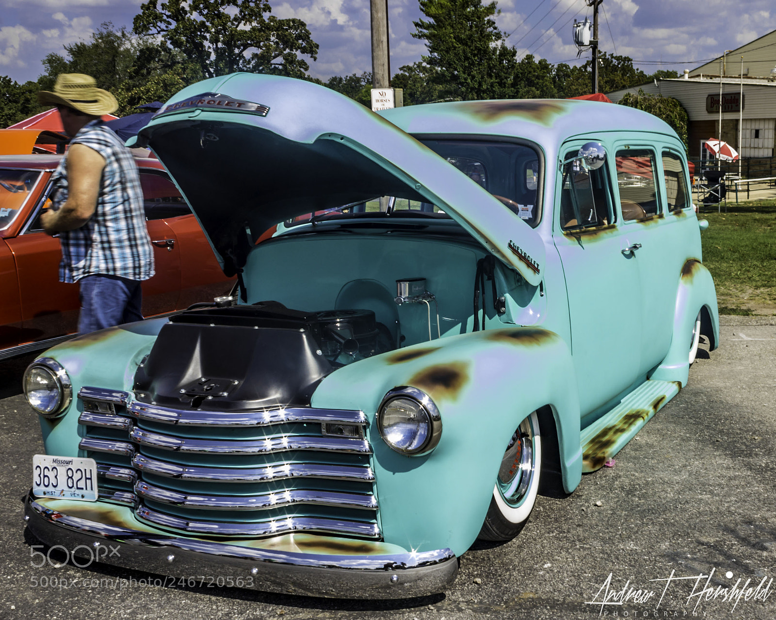 Canon EOS 600D (Rebel EOS T3i / EOS Kiss X5) sample photo. 1948 chevrolet suburban photography