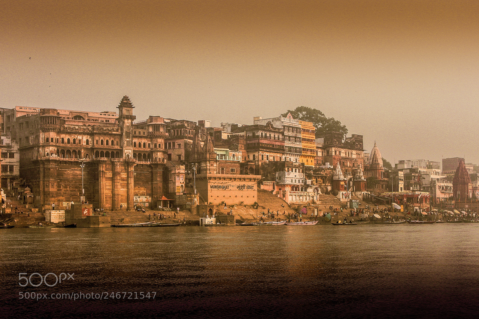 Canon EOS 500D (EOS Rebel T1i / EOS Kiss X3) sample photo. Amanecer en varanasi photography