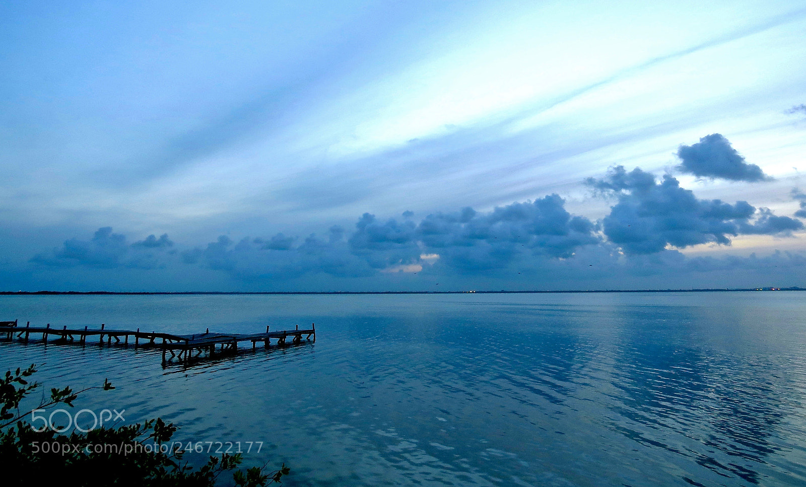 Canon PowerShot SX50 HS sample photo. Azul ,reflejos y luz... photography