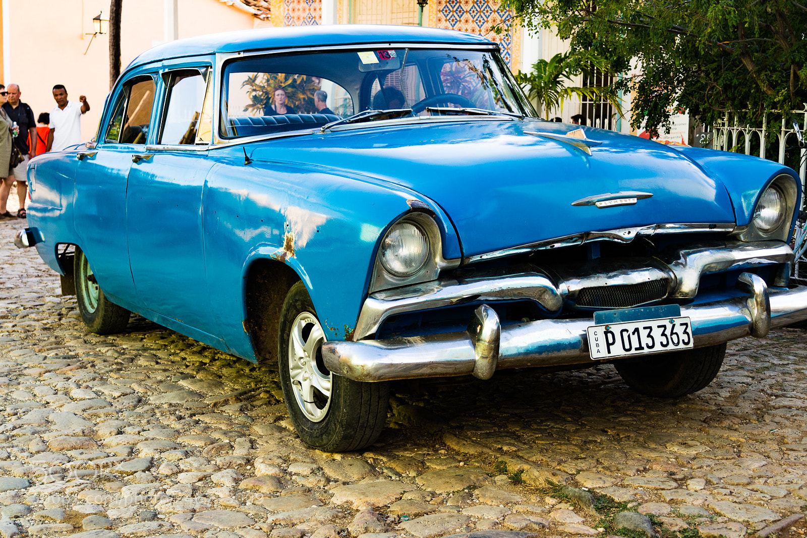 Canon EOS M3 sample photo. Old car photography