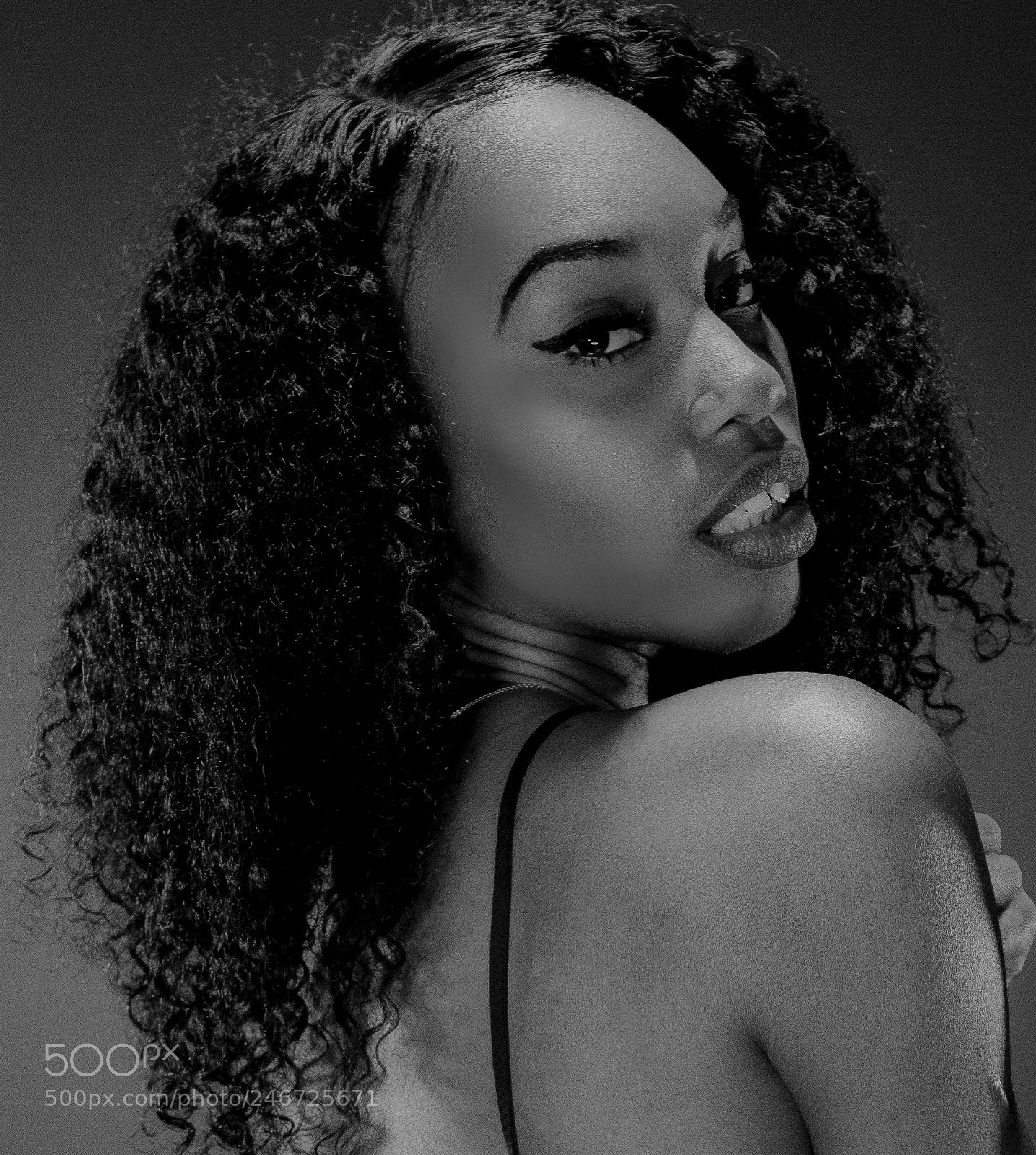 Canon EOS 60D sample photo. Splixy bw photography