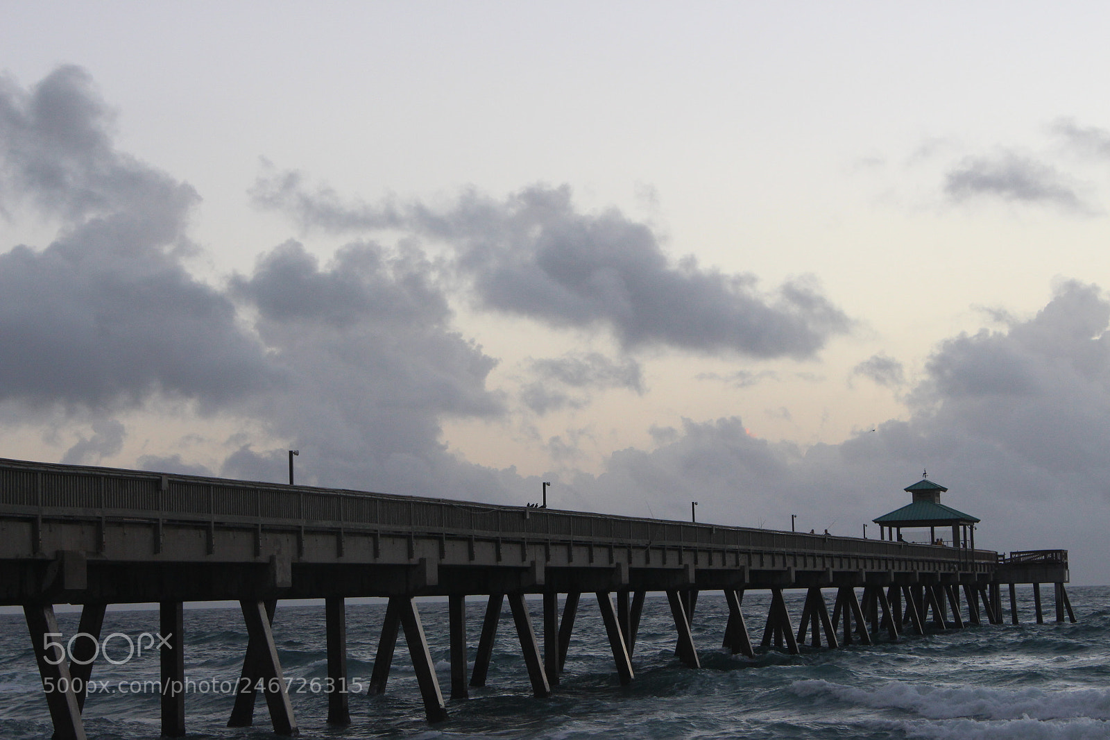 Canon EOS 700D (EOS Rebel T5i / EOS Kiss X7i) sample photo. Sunset pier photography
