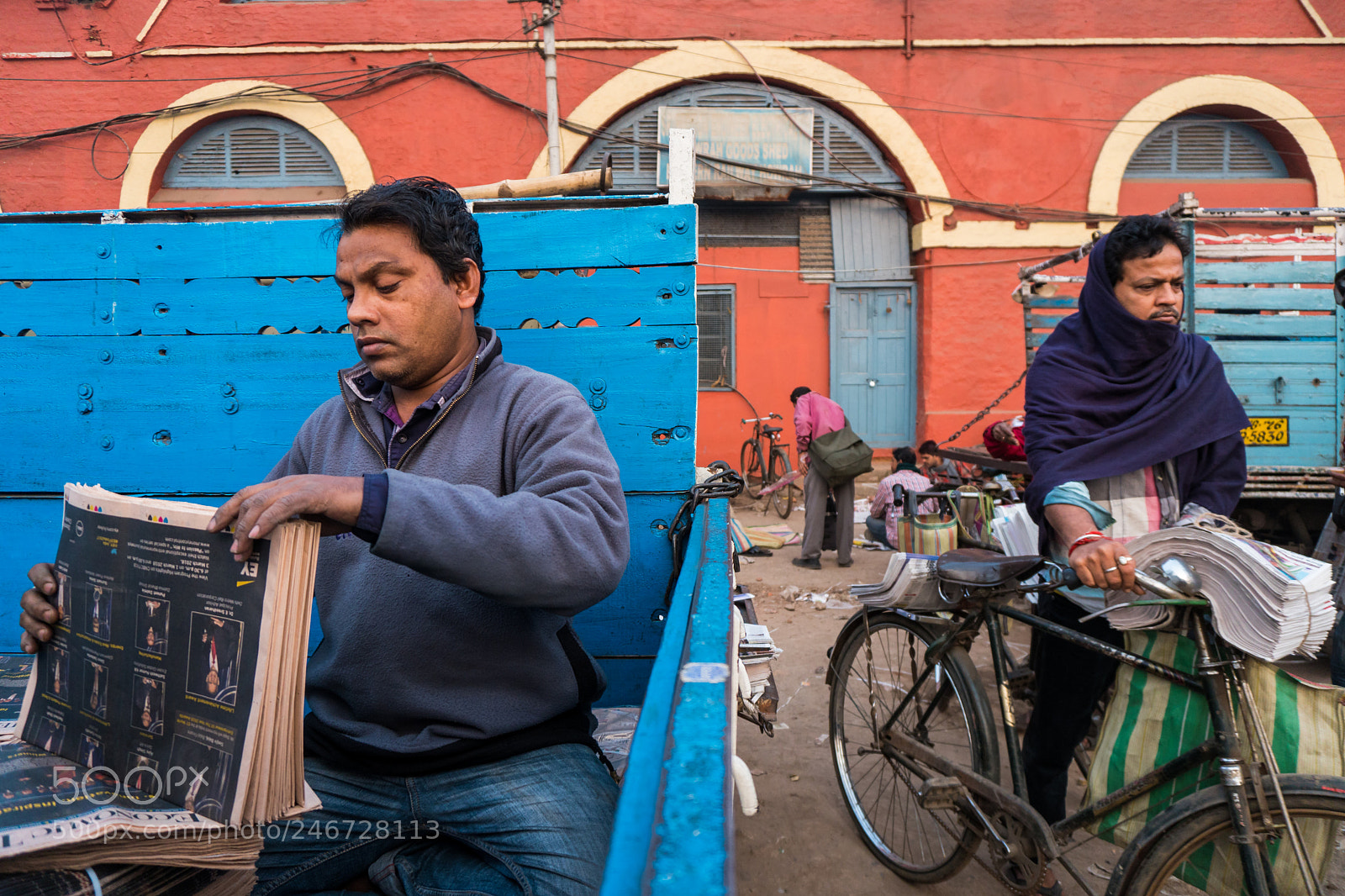 Sony a6300 sample photo. The newspaper market photography