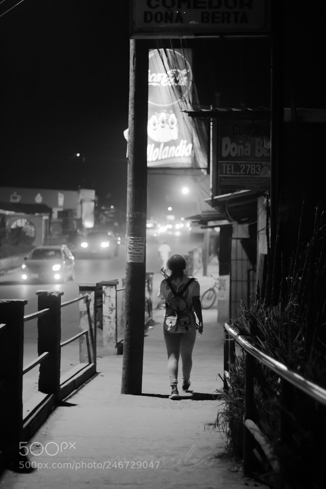 Canon EOS 600D (Rebel EOS T3i / EOS Kiss X5) sample photo. Young woman walking in photography
