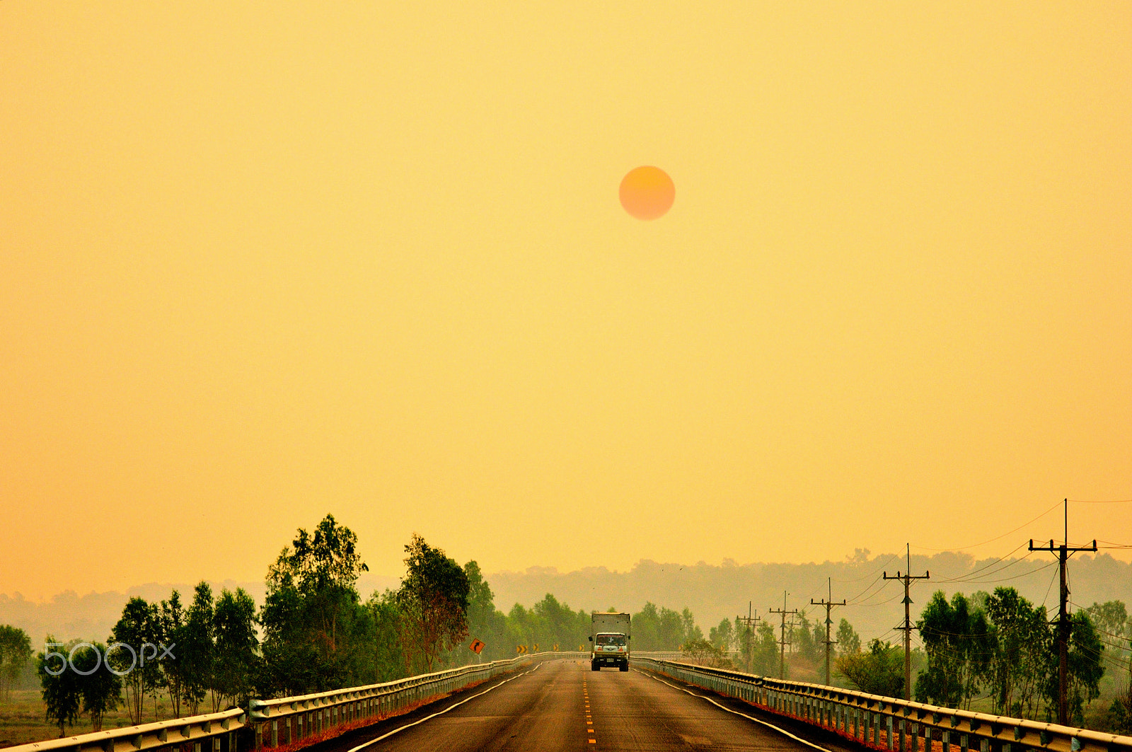 Nikon D300S + Nikon AF-S Nikkor 24-120mm F4G ED VR sample photo. Good morning from country road in the mist. photography