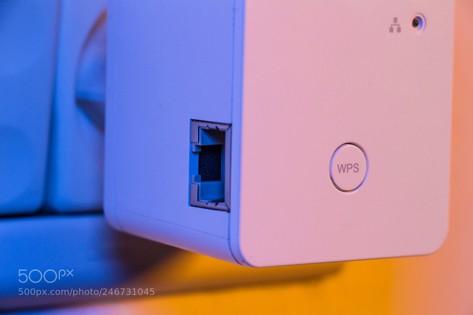 Canon EOS 650D (EOS Rebel T4i / EOS Kiss X6i) sample photo. Wifi repeater in electrical photography