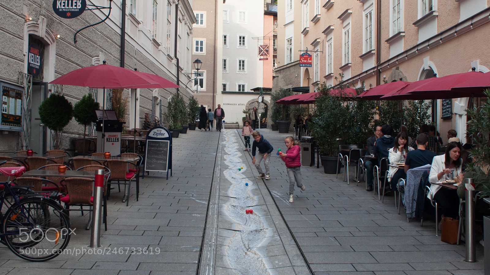 Nikon D5000 sample photo. Children playing after the photography
