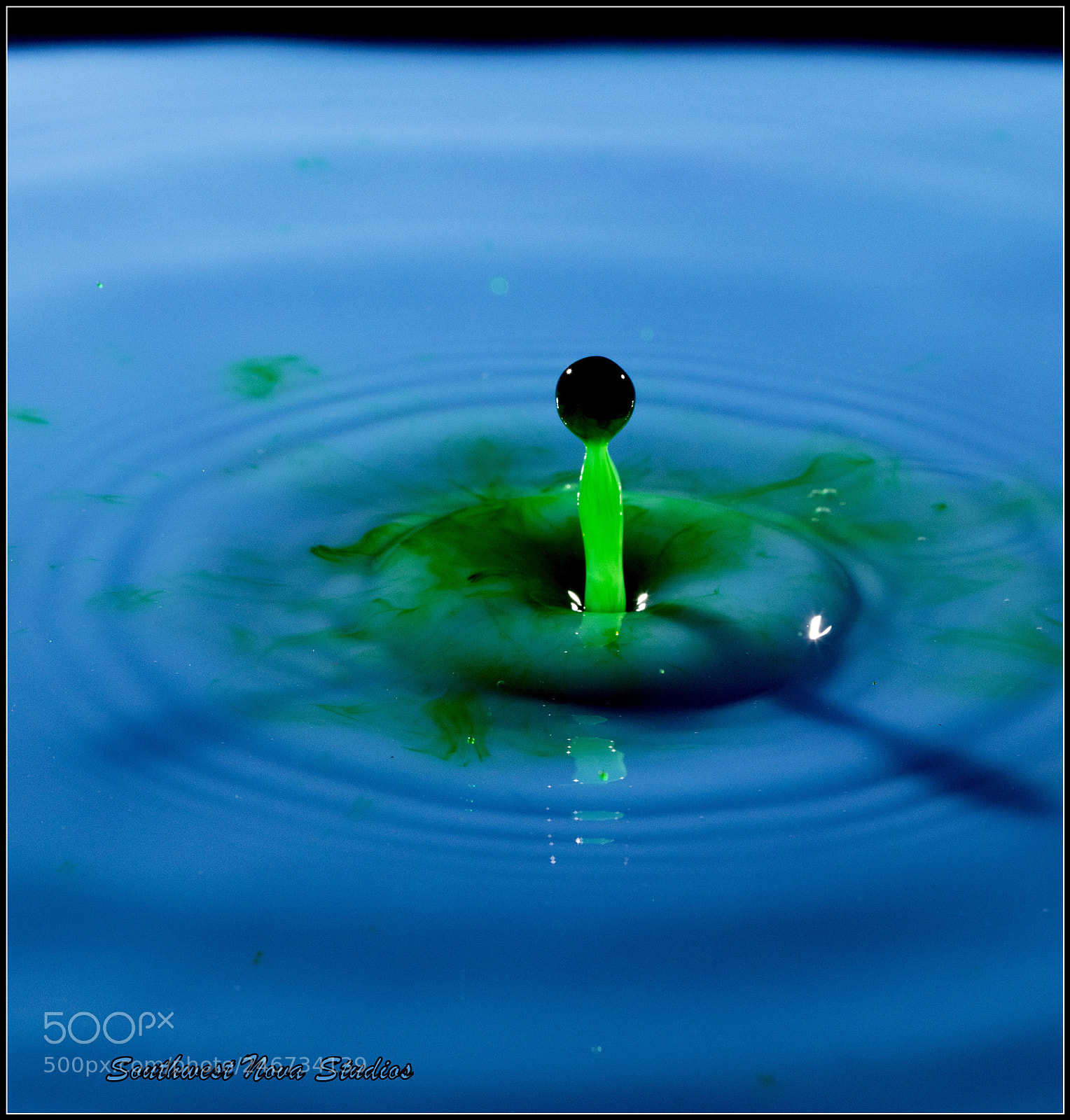 Canon EOS 7D Mark II sample photo. Green column photography
