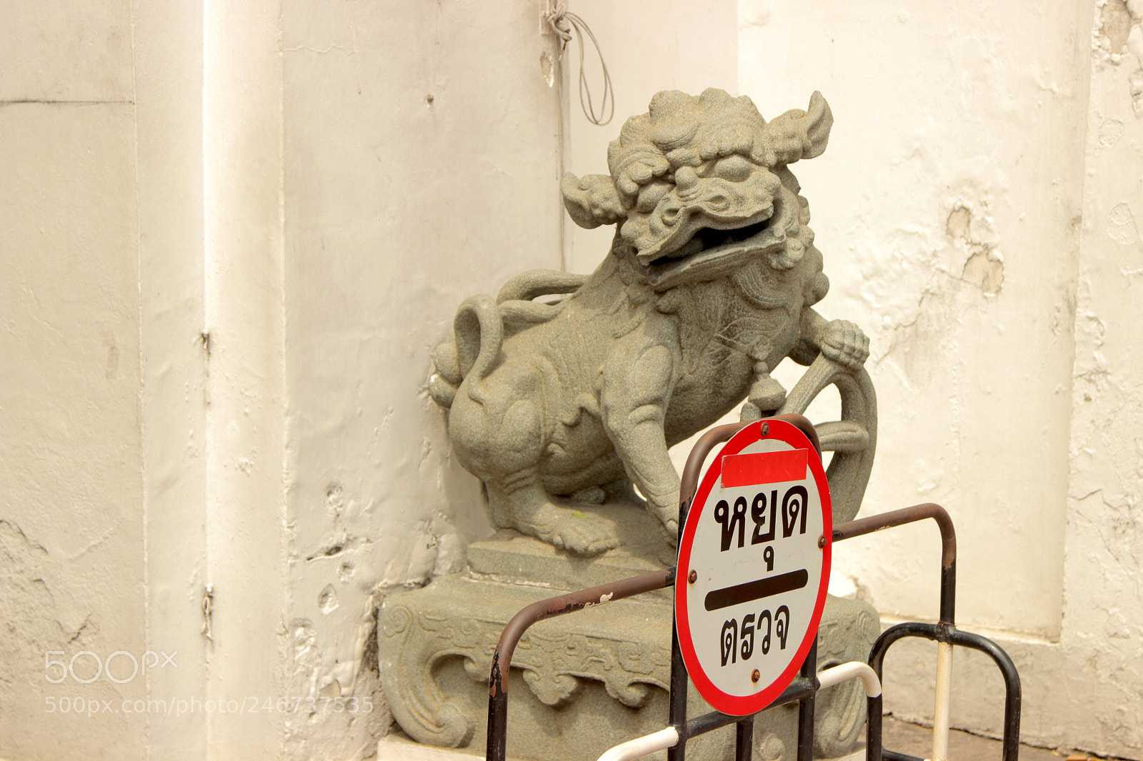Canon EOS 600D (Rebel EOS T3i / EOS Kiss X5) sample photo. Thai statue photography