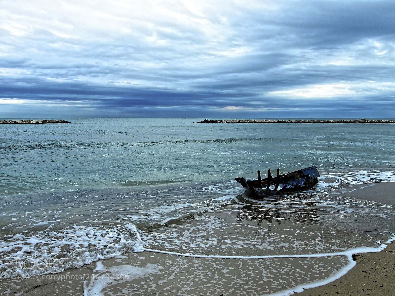 Olympus PEN E-PL3 sample photo. Old boat. photography