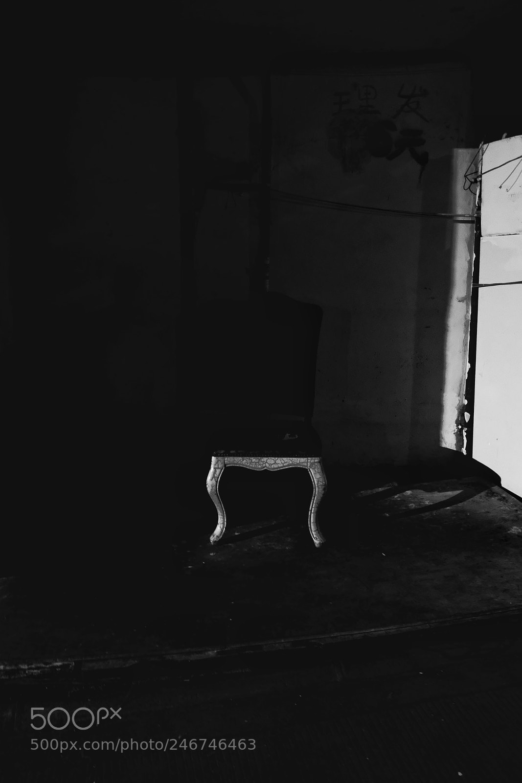 Fujifilm X-T20 sample photo. Dark chair photography