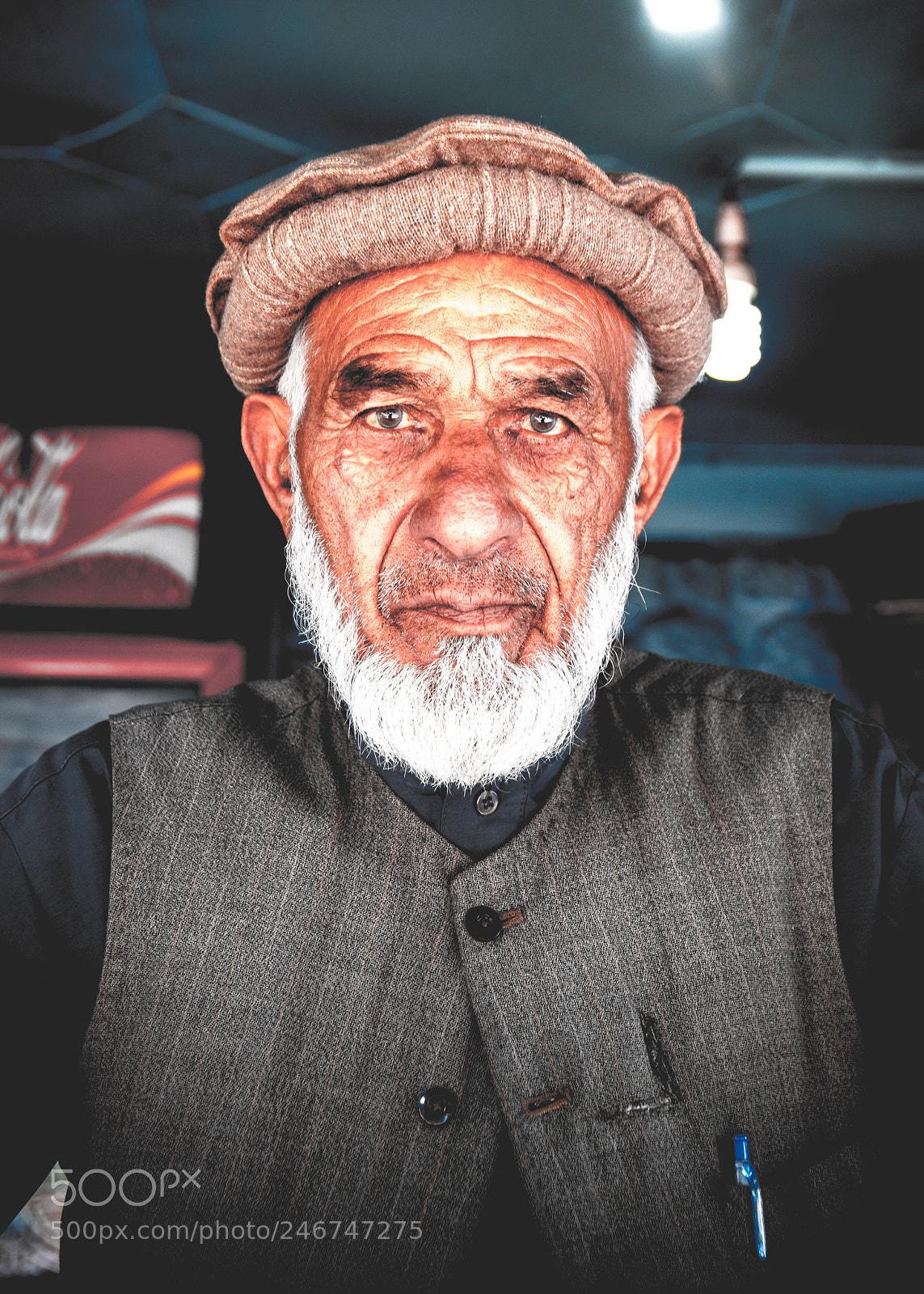 Canon EOS 600D (Rebel EOS T3i / EOS Kiss X5) sample photo. Old man photography