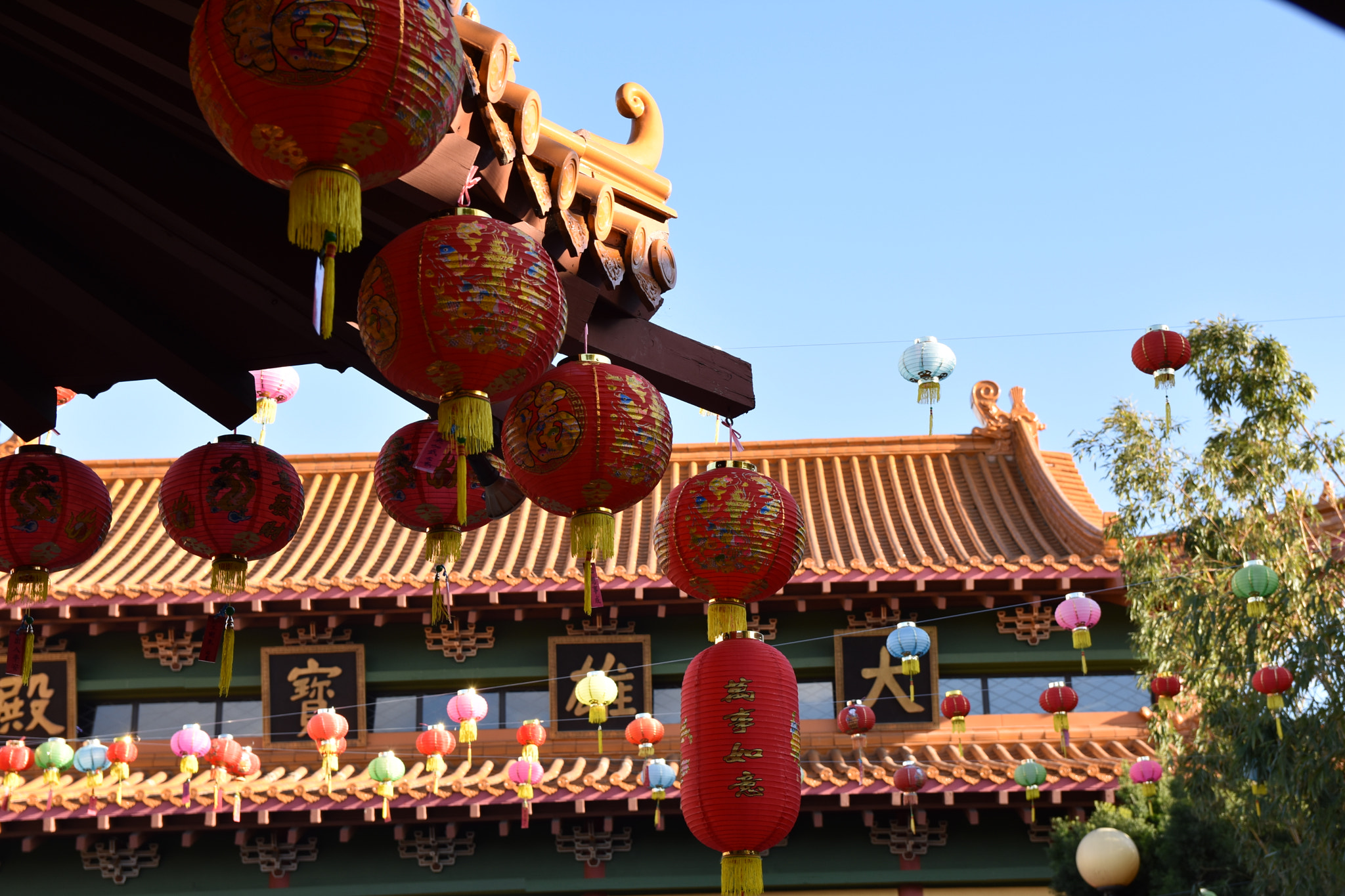 Sigma 17-50mm F2.8 EX DC OS HSM sample photo. Chinese new year @ buddhist temple photography