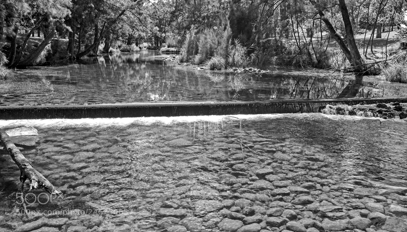 Fujifilm X-E2 sample photo. Rocks in the water photography