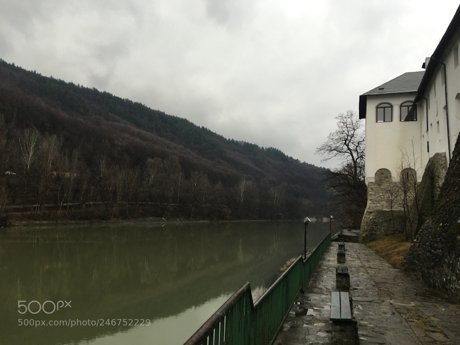 Apple iPhone SE sample photo. Monastery by the river photography