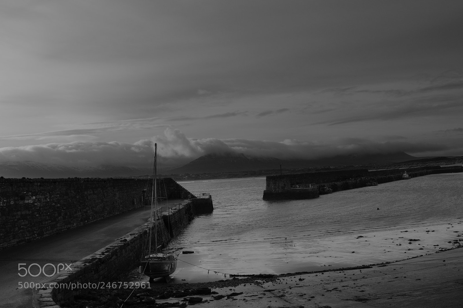 Nikon D5200 sample photo. Mullaghmore harbour photography