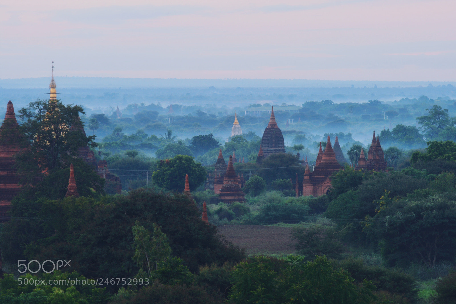 Canon EOS 400D (EOS Digital Rebel XTi / EOS Kiss Digital X) sample photo. Bagan in the mist photography
