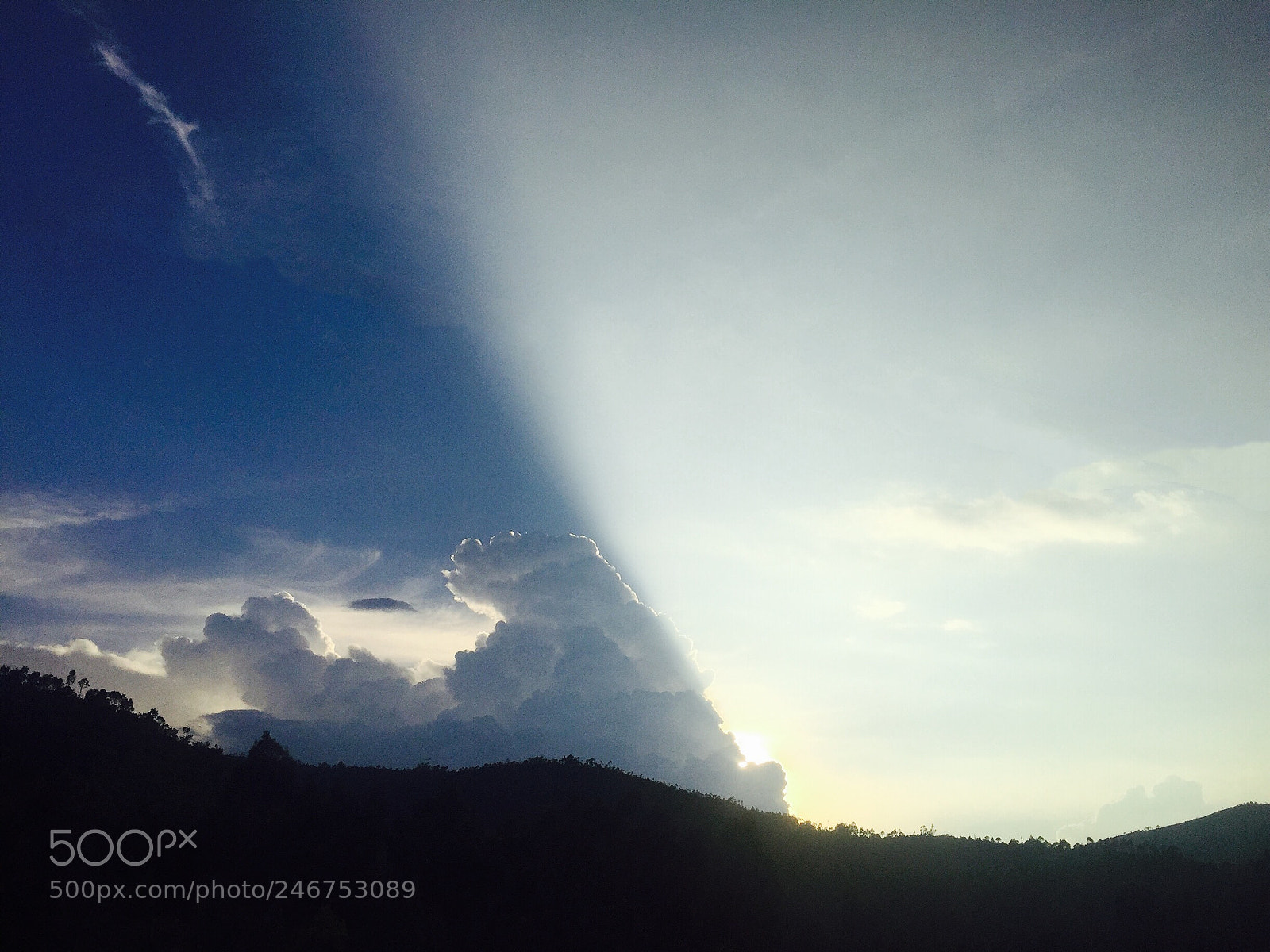 Apple iPhone 6 sample photo. The sun split the photography