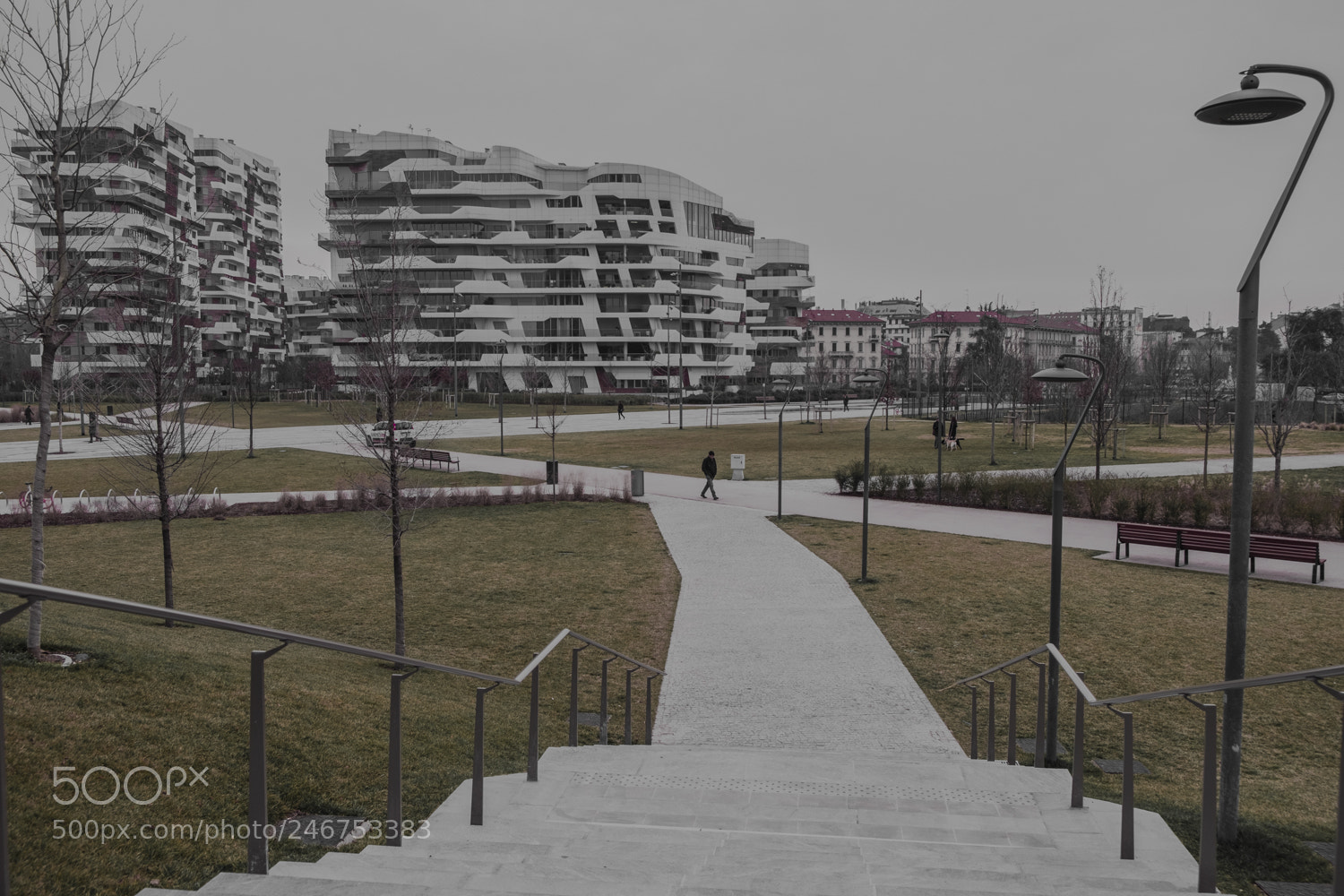 Fujifilm X-T20 sample photo. Milan, walking in citylife. photography