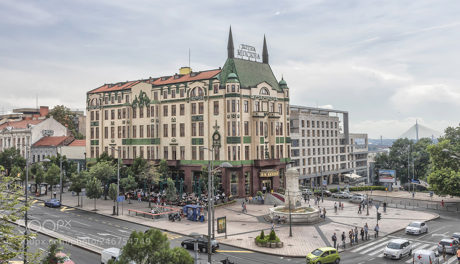 Canon EOS 700D (EOS Rebel T5i / EOS Kiss X7i) sample photo. Hotel moskva photography