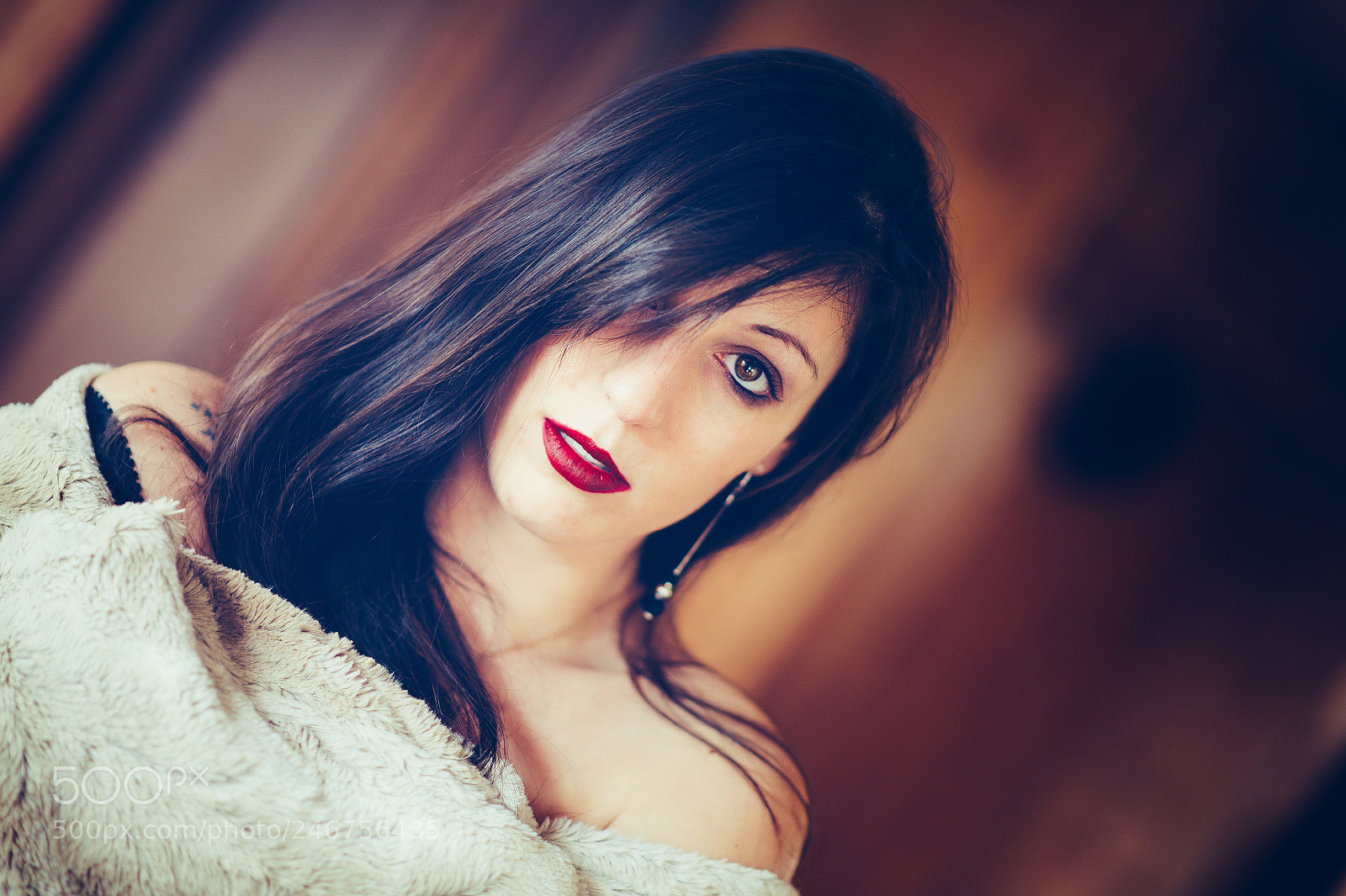 Nikon D4 sample photo. Elodie : cosy : warm portrait photography