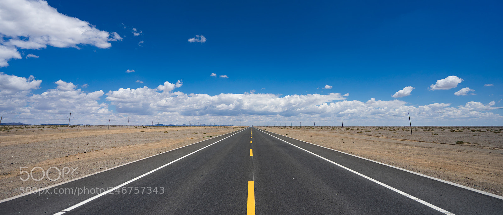 Sony a7 II sample photo. On the road 在路上 photography