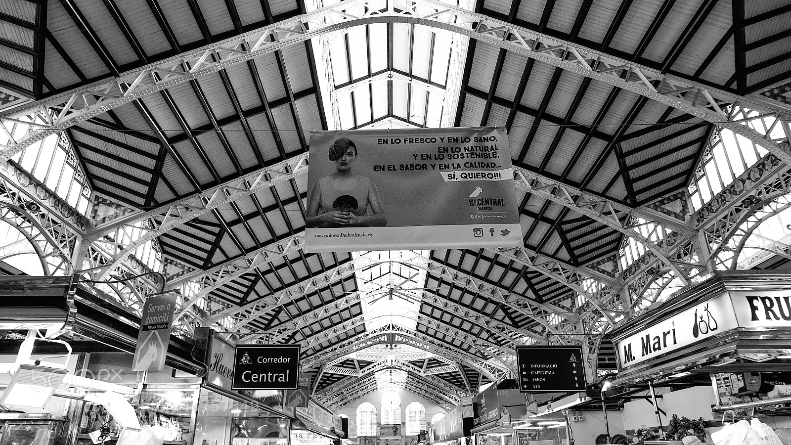 Panasonic Lumix DMC-LX100 sample photo. Mercado central photography