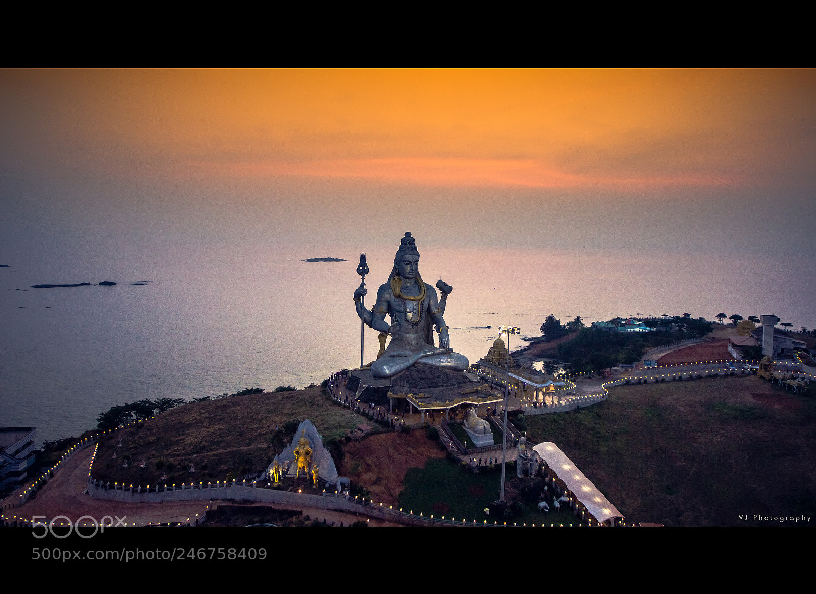 Canon EOS 600D (Rebel EOS T3i / EOS Kiss X5) sample photo. Magnificent shiva located in photography