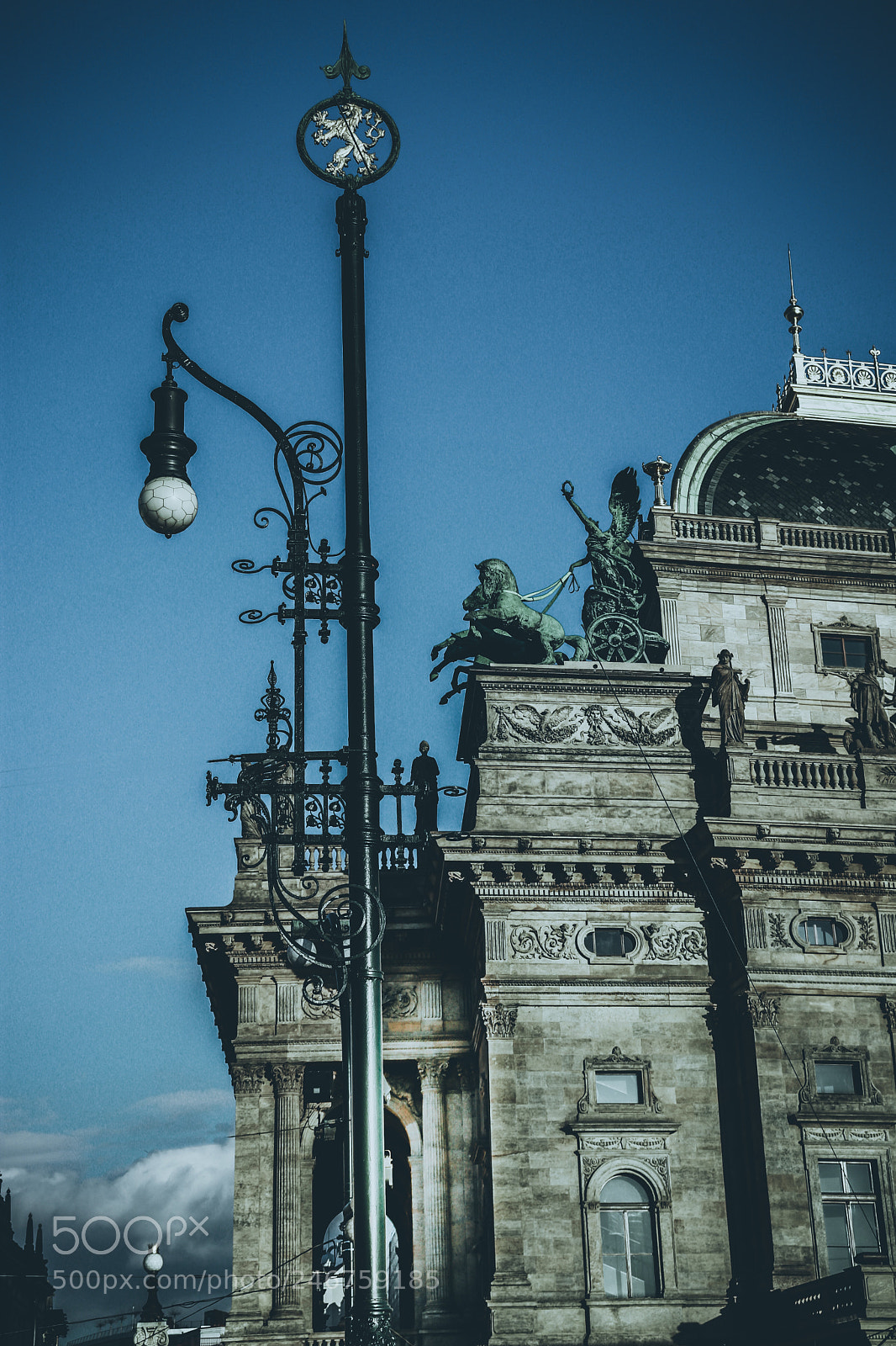 Canon EOS 200D (EOS Rebel SL2 / EOS Kiss X9) sample photo. Czech national theater photography