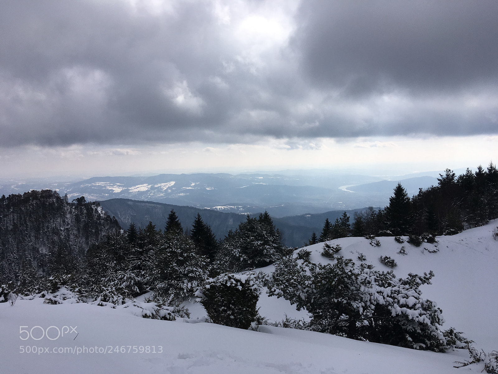 Apple iPhone SE sample photo. Cozia mountains, romania photography