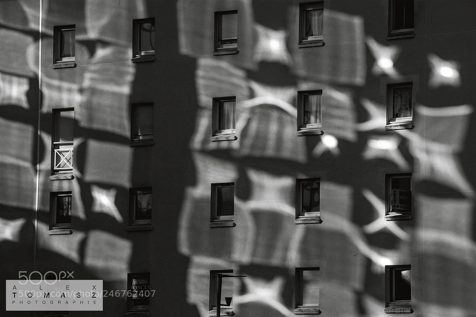 Canon EOS 77D (EOS 9000D / EOS 770D) sample photo. City reflection photography