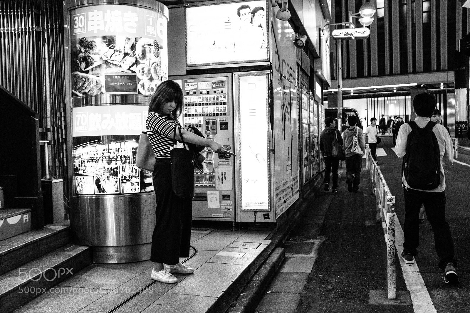 Fujifilm X100F sample photo. Tokyo japan 2017 photography