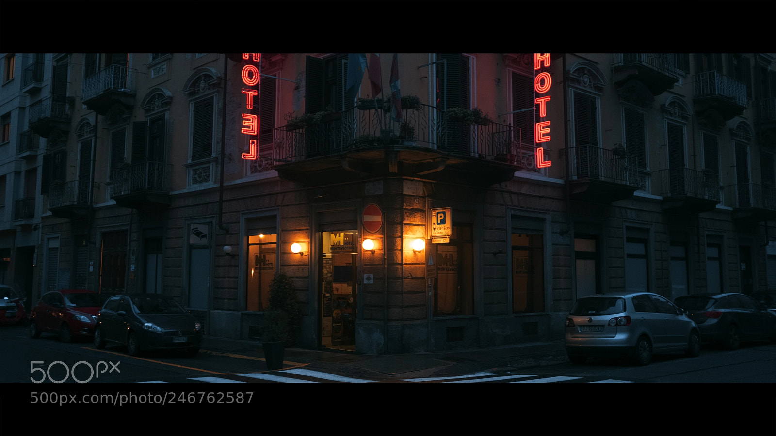 Fujifilm X-T2 sample photo. Night hotel photography