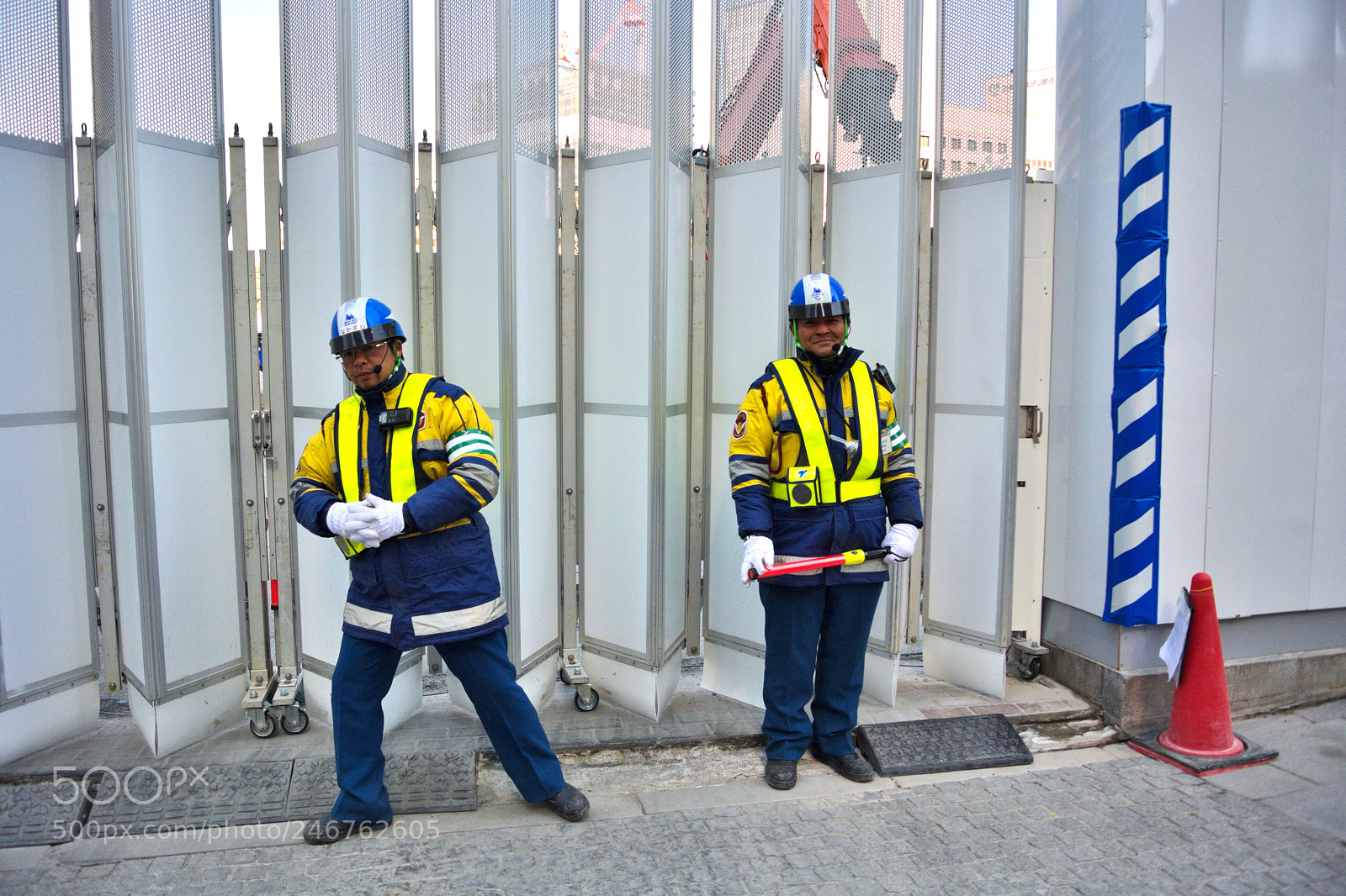 Nikon 1 V1 sample photo. Two guards at the photography