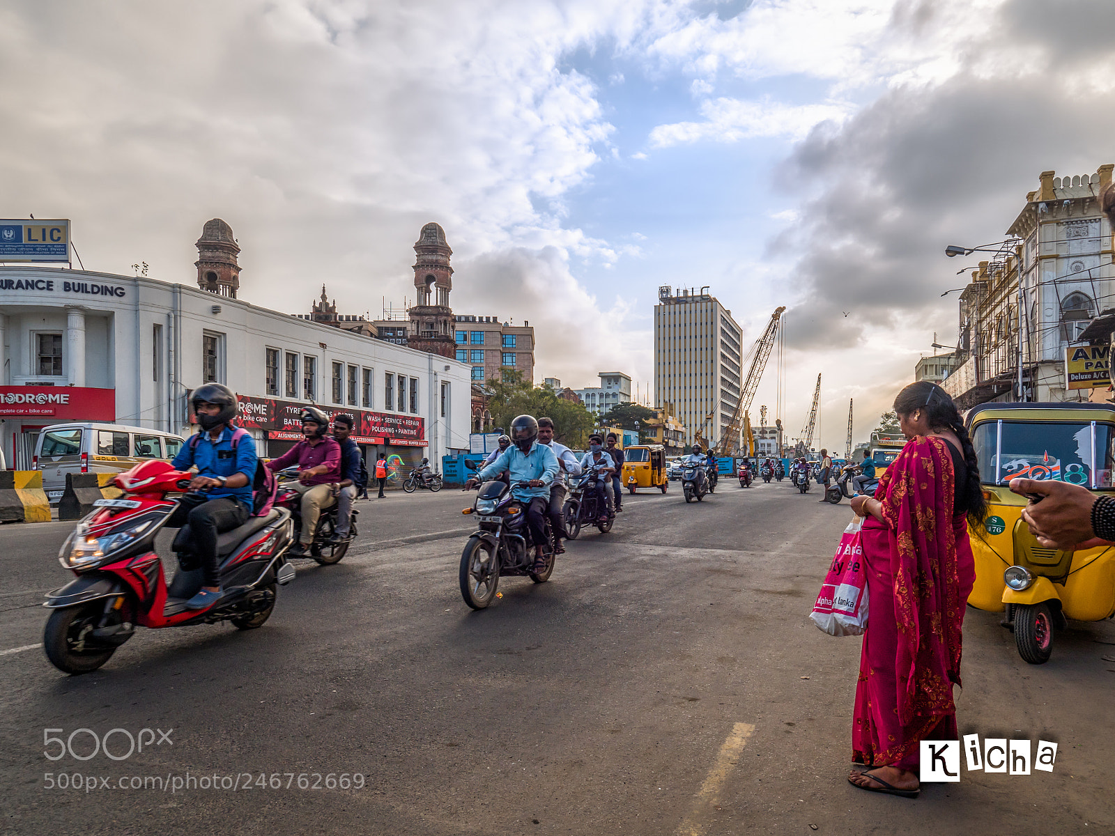 Olympus OM-D E-M5 II sample photo. Anna salai photography