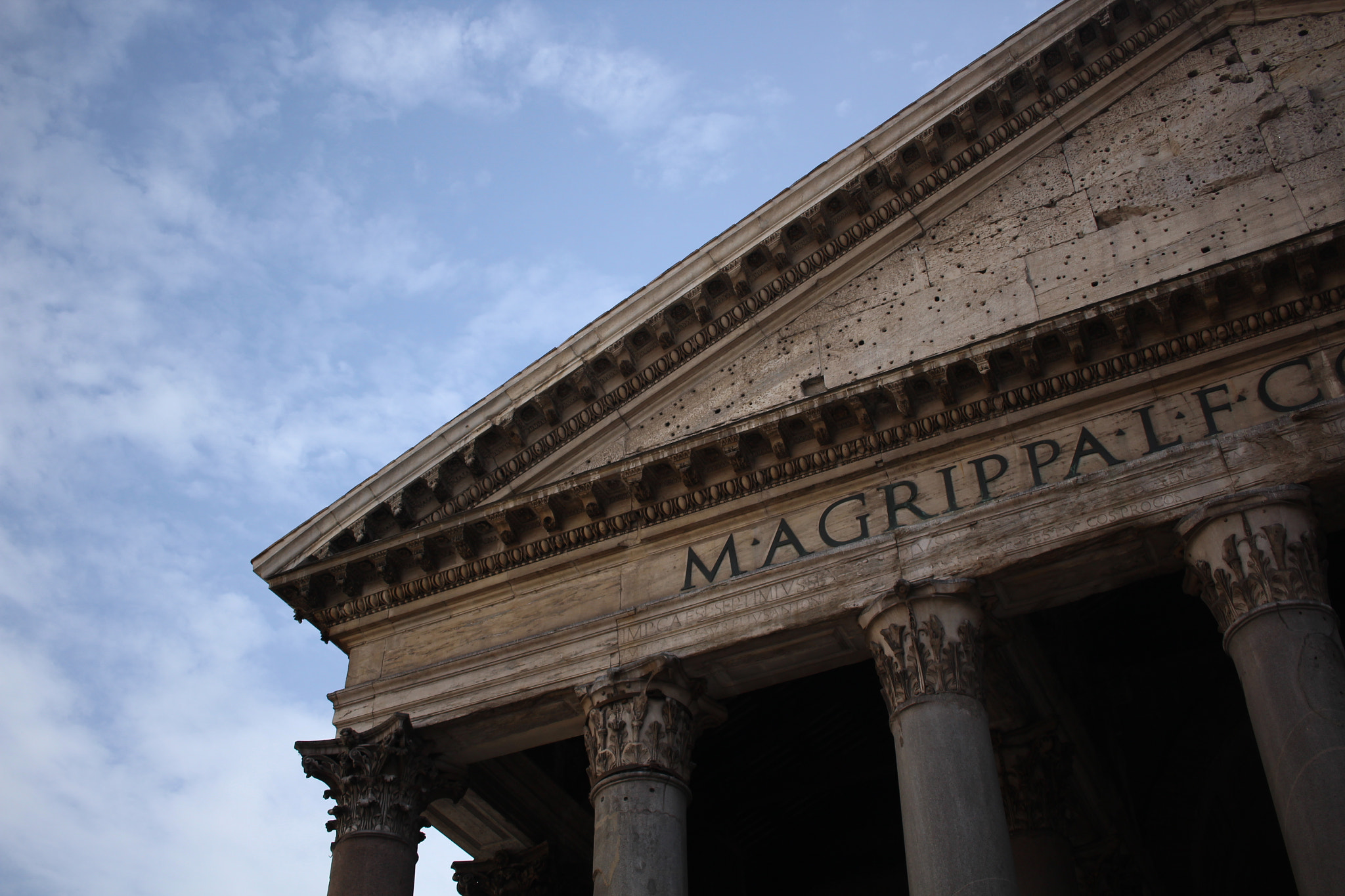 Canon EF-S 24mm F2.8 STM sample photo. Il pantheon photography