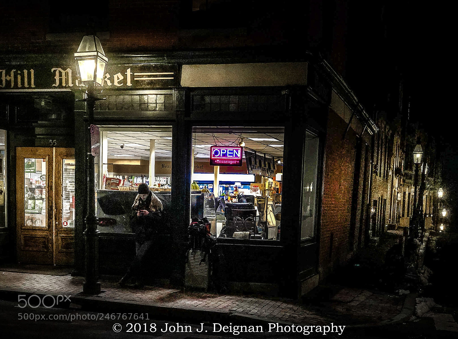 Apple iPhone X sample photo. Beacon hill market photography