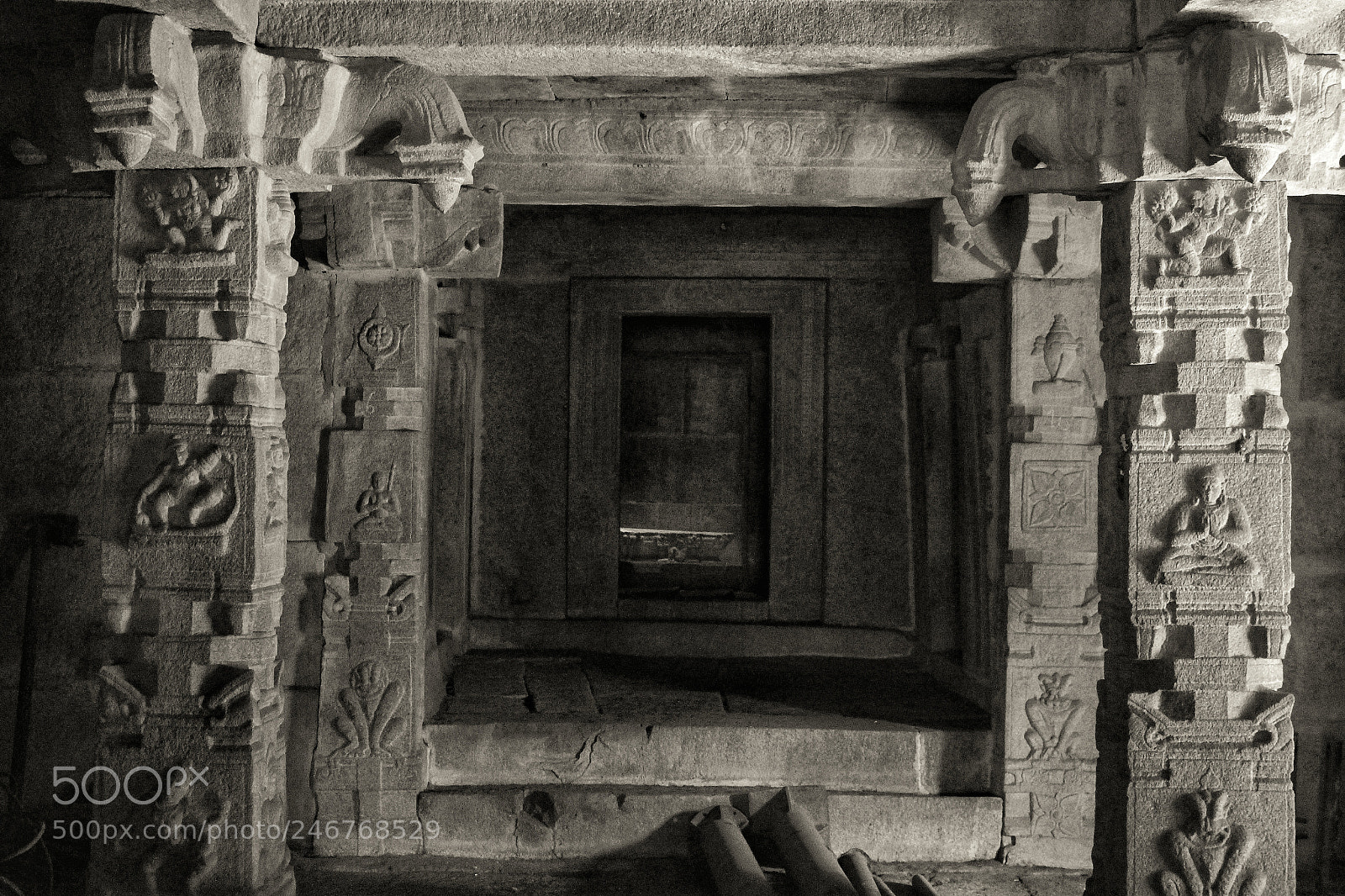 Canon EOS 700D (EOS Rebel T5i / EOS Kiss X7i) sample photo. Abandoned temple photography