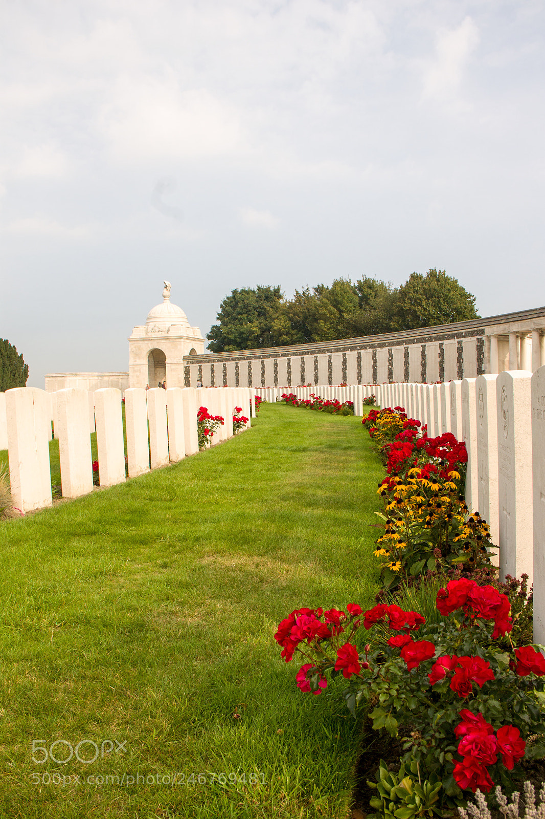 Canon EOS 1100D (EOS Rebel T3 / EOS Kiss X50) sample photo. Ypres cemetery, belgium photography