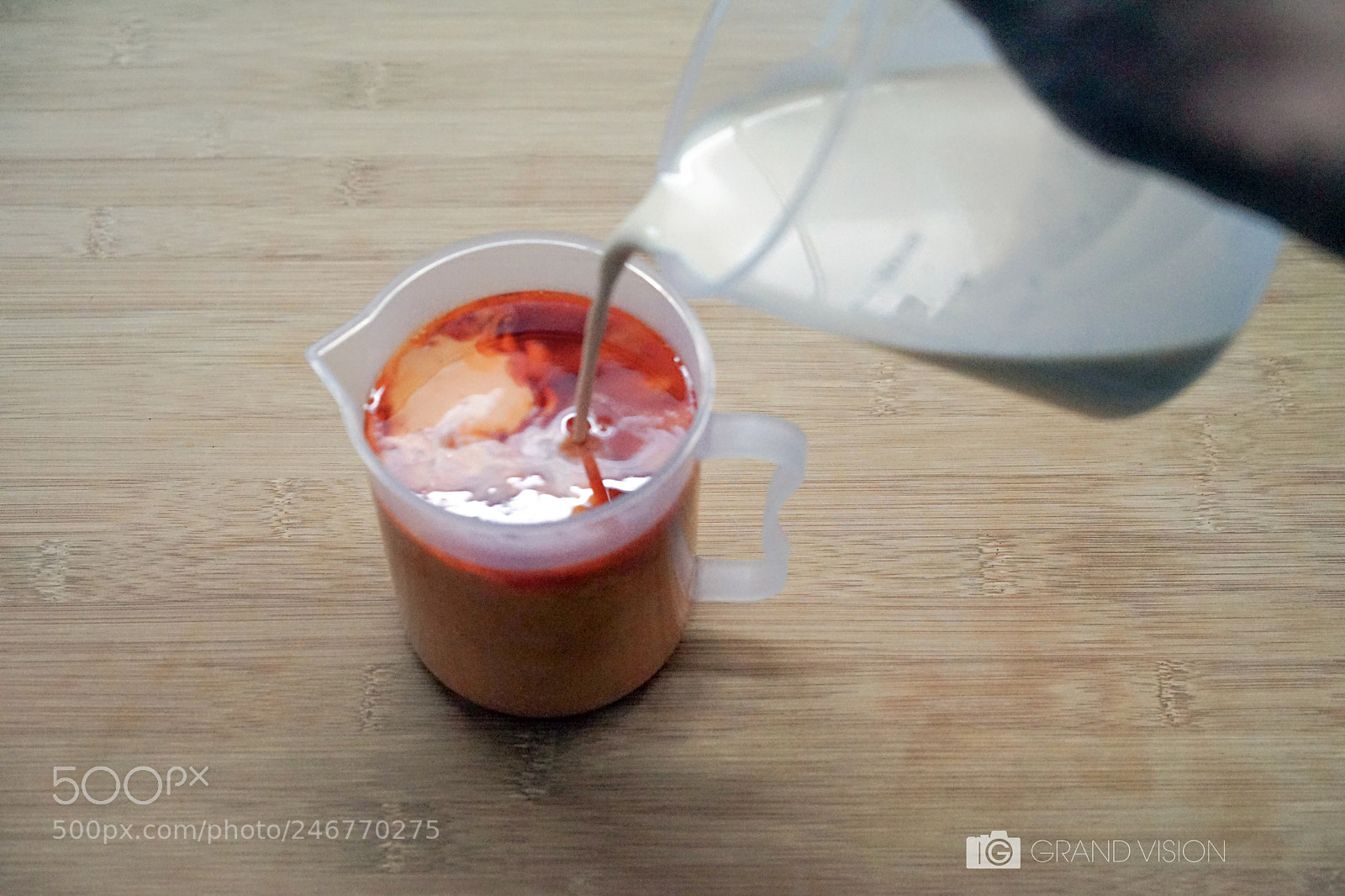 Sony a7 II sample photo. How to make milk photography