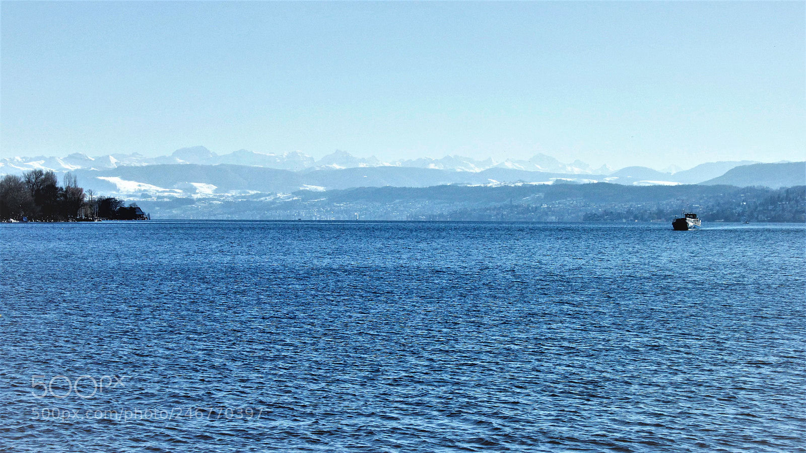 Canon EOS 500D (EOS Rebel T1i / EOS Kiss X3) sample photo. View across lake z photography