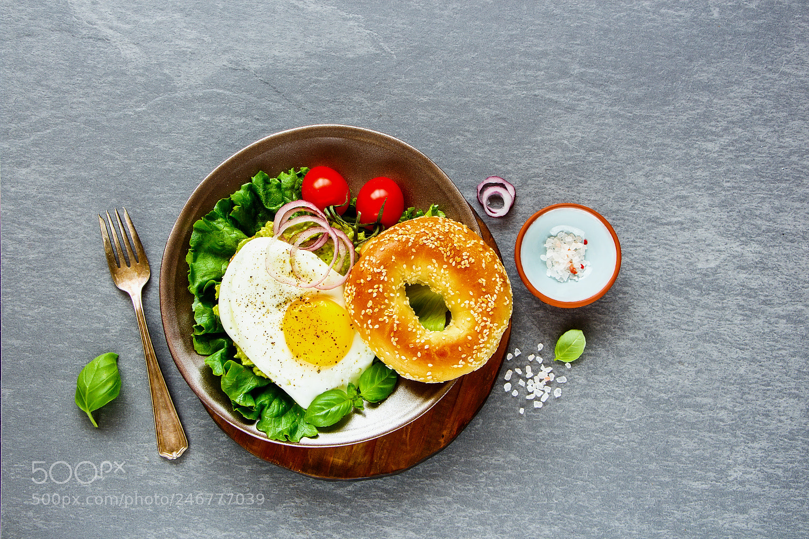 Canon EOS 700D (EOS Rebel T5i / EOS Kiss X7i) sample photo. Bagel with egg and photography