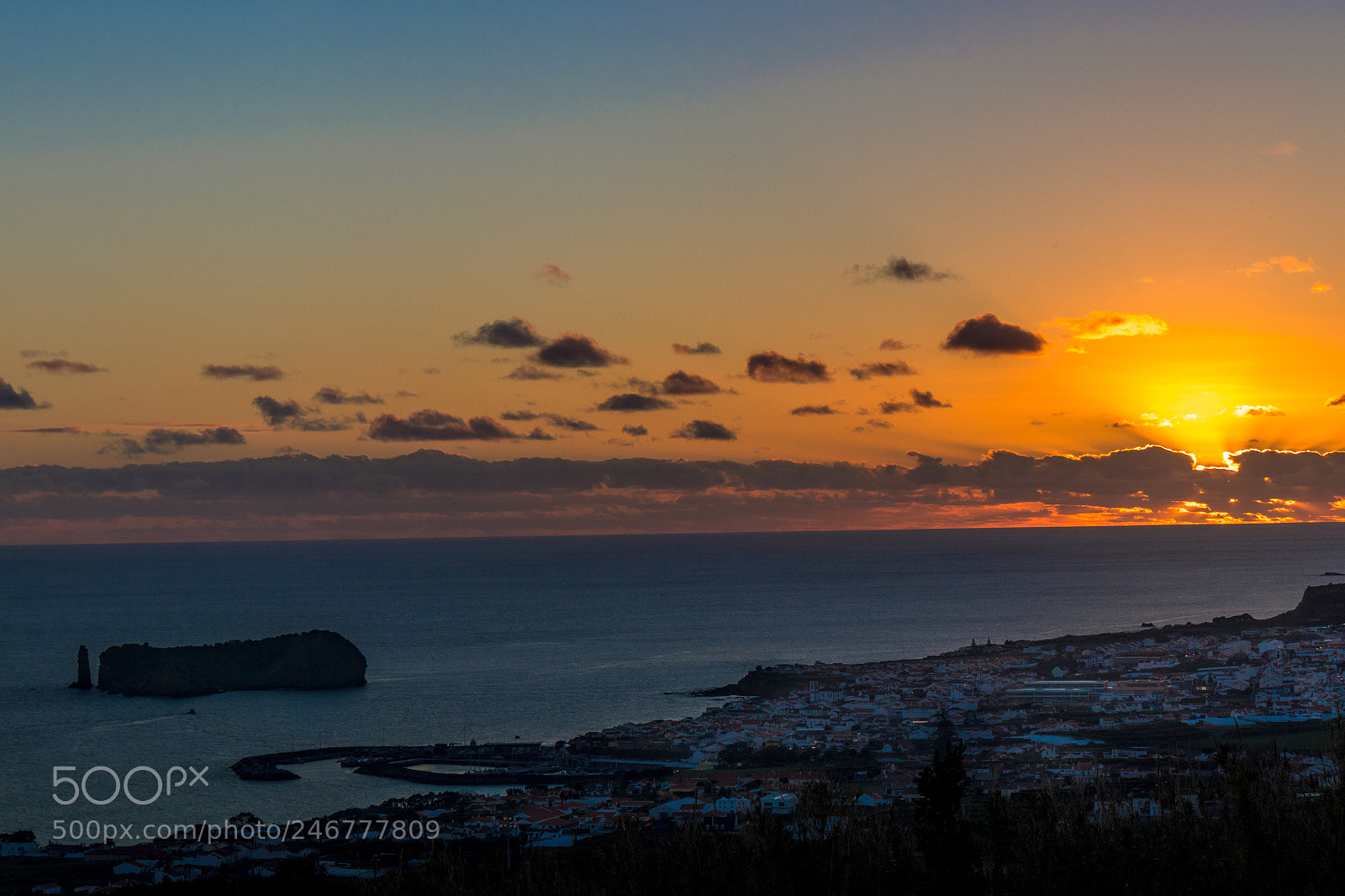 Canon EOS 200D (EOS Rebel SL2 / EOS Kiss X9) sample photo. Azorean sunset photography