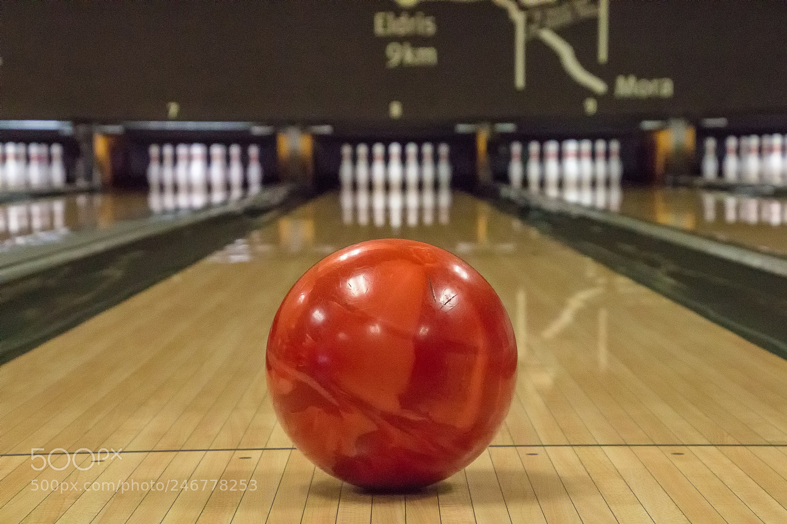Canon EOS 700D (EOS Rebel T5i / EOS Kiss X7i) sample photo. Bowling photography